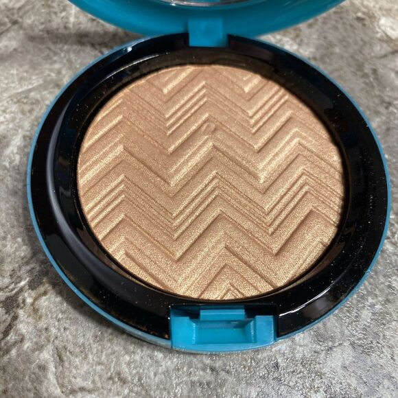 MAC PATRICK STARR FACE POWDER (OPALESCENT) HOT AND HEAVY New No Box - Picture 2 of 4